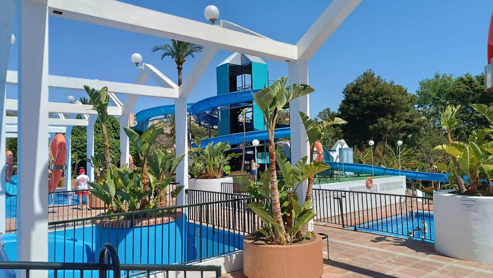 Benal Beach Vista Al Mar, Piscina Templada 贝纳尔马德纳 外观 照片
