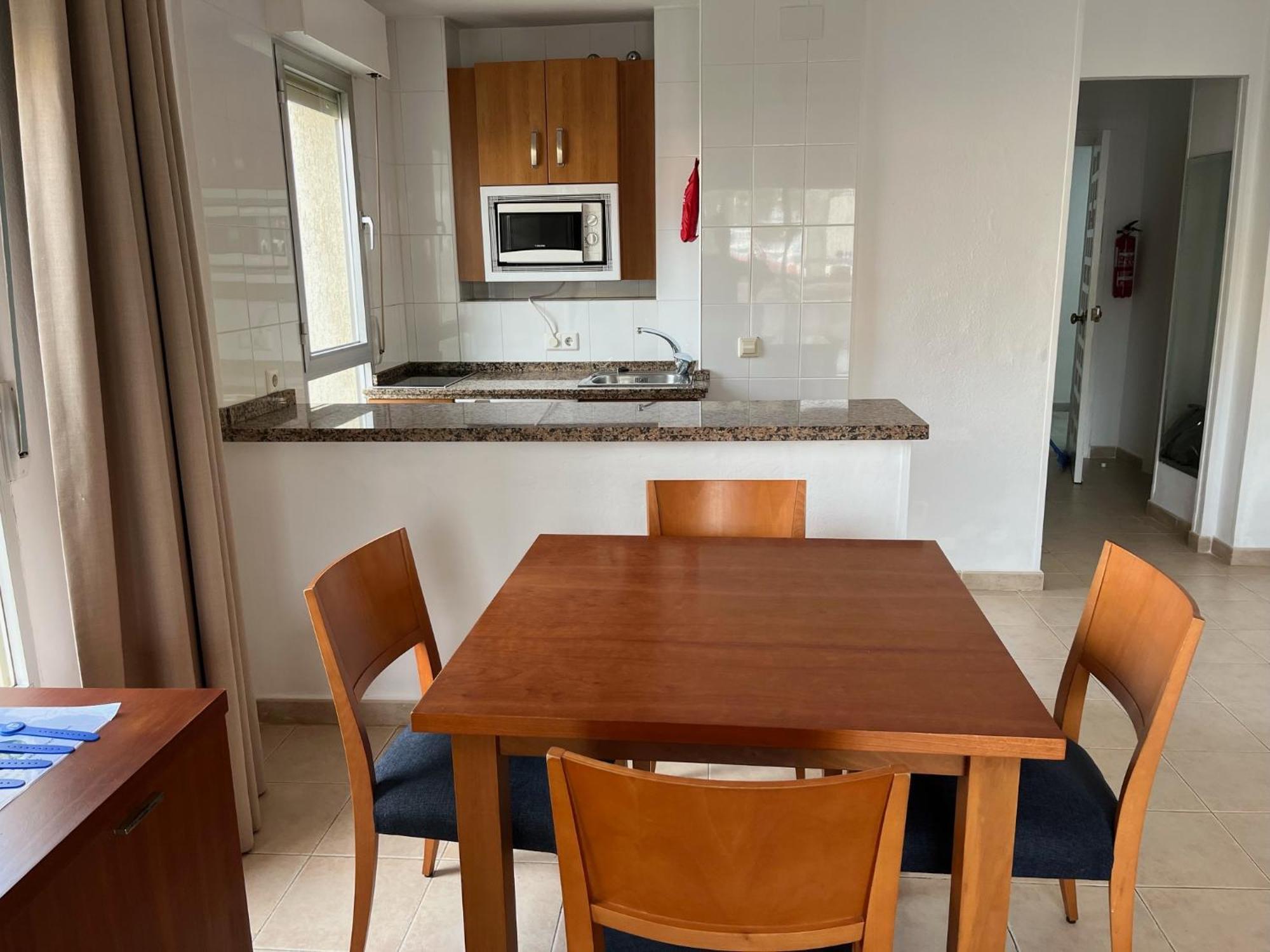 Benal Beach Vista Al Mar, Piscina Templada 贝纳尔马德纳 外观 照片