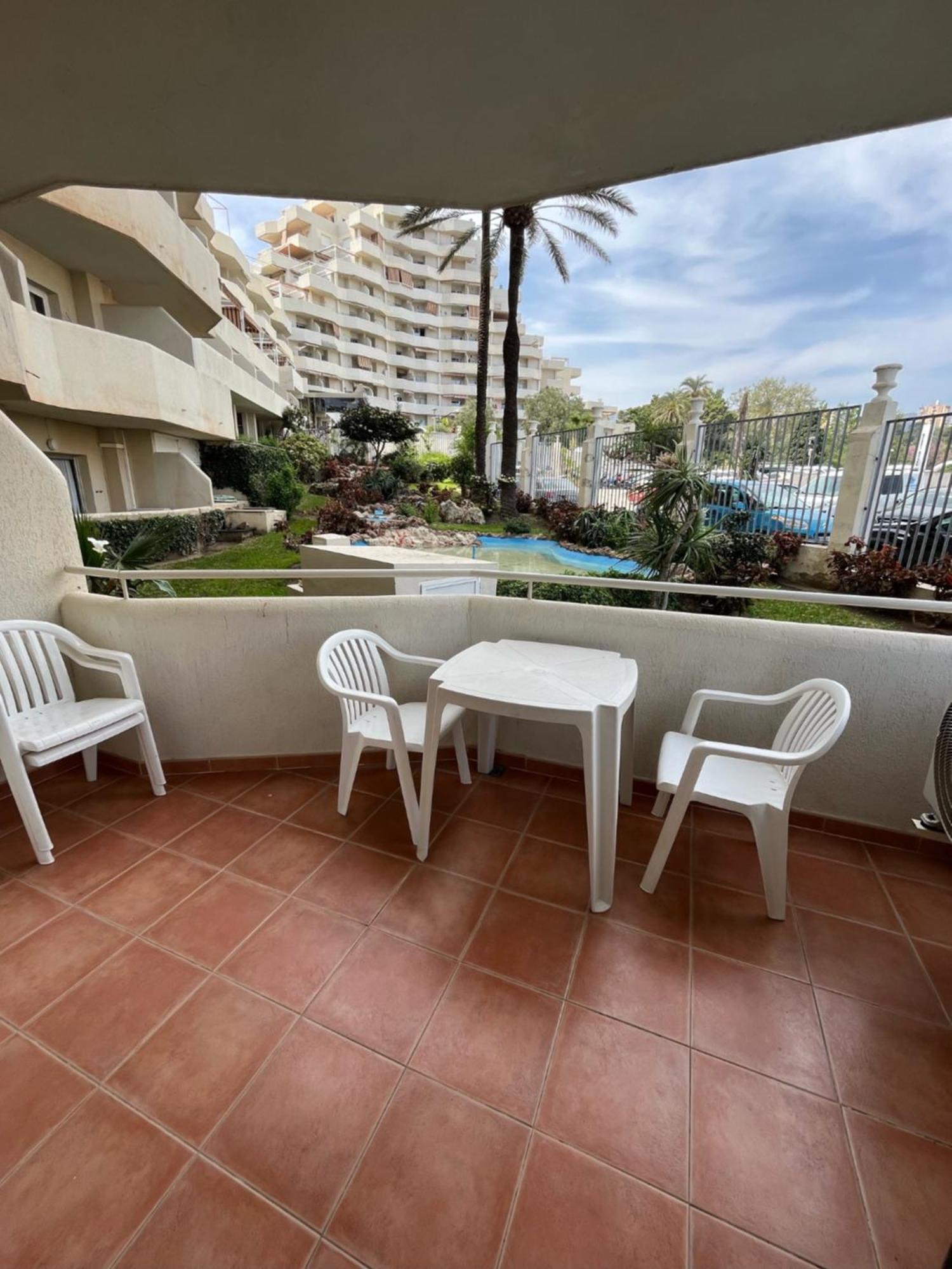 Benal Beach Vista Al Mar, Piscina Templada 贝纳尔马德纳 外观 照片